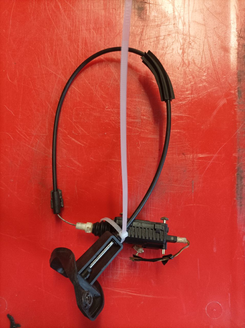 Opel Corsa D fuel filler flap release motor