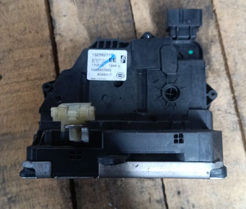Front left door lock assembly EE