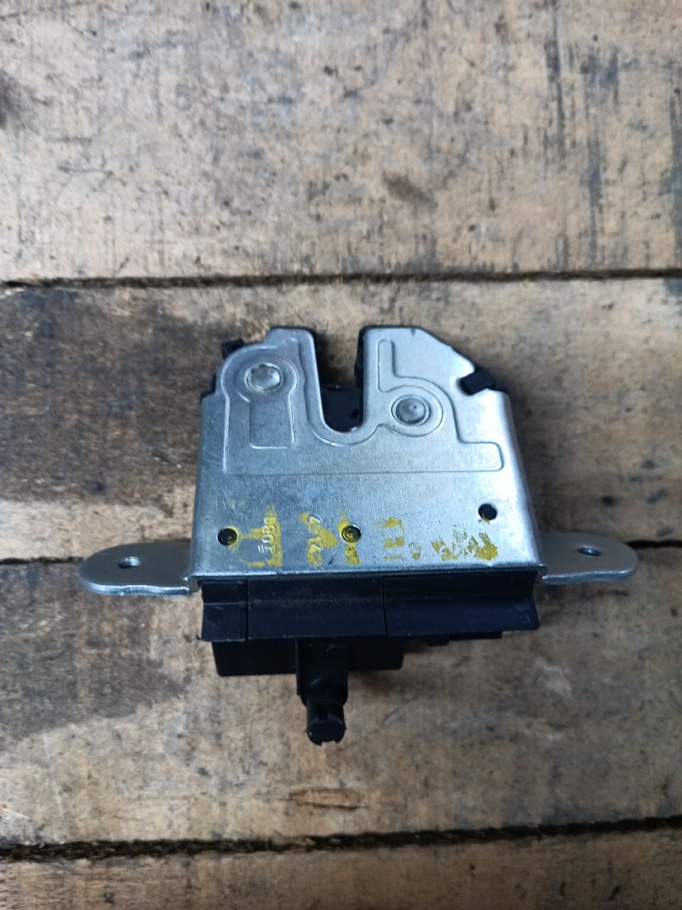 Trunk latch lock
