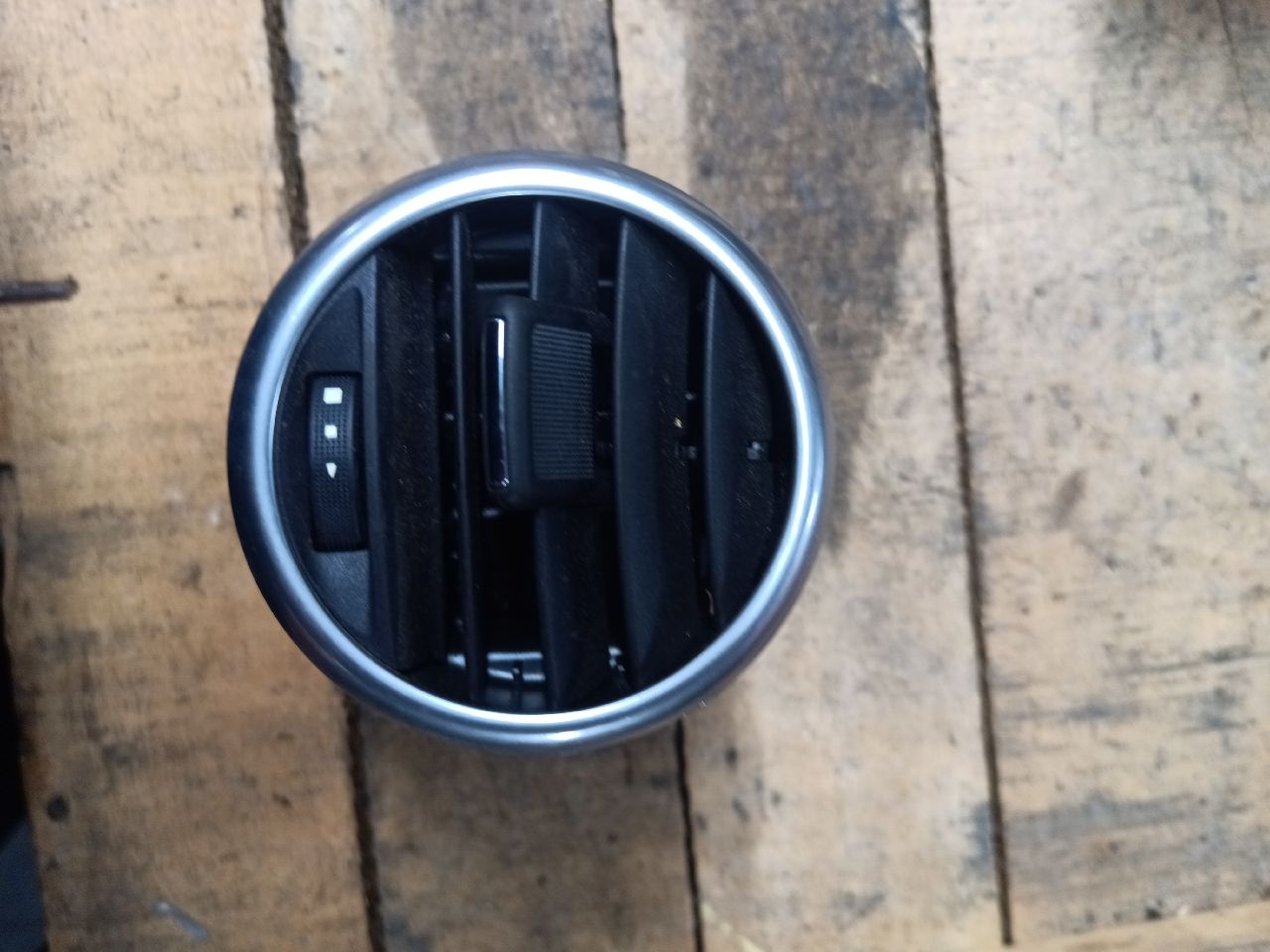 Grey side vent