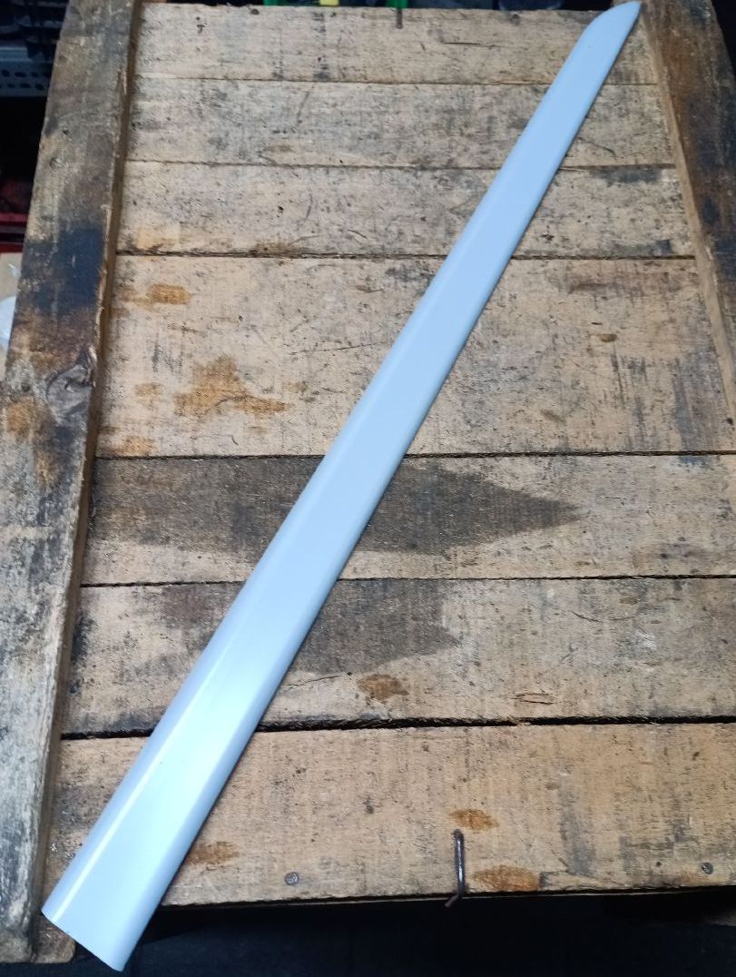 Front left side trim strip
