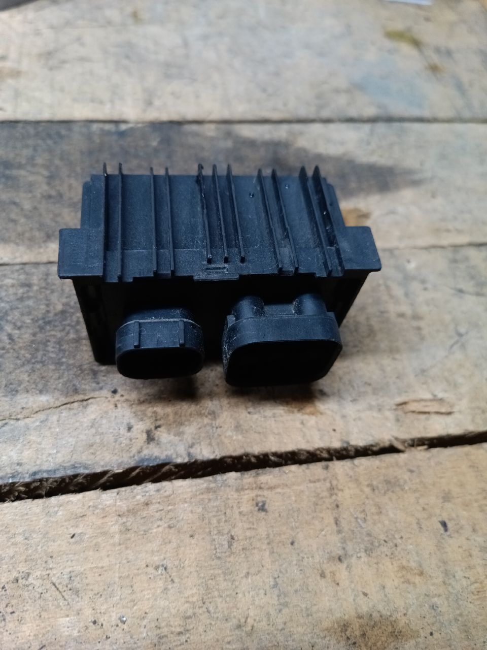 Glow plug relay