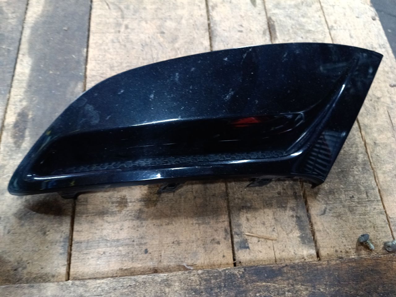 Left front fog light grille