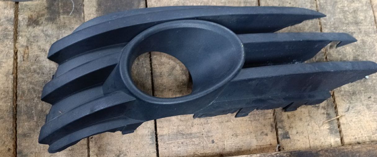 Right Front Fog Light Plastic
