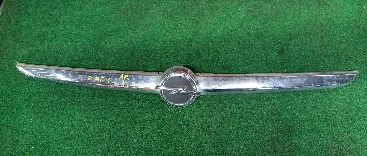 Zafira C tailgate trim