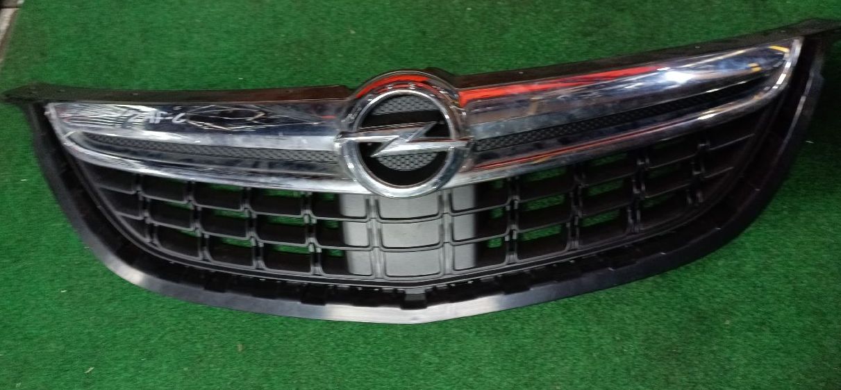 Front grille for Zafira C