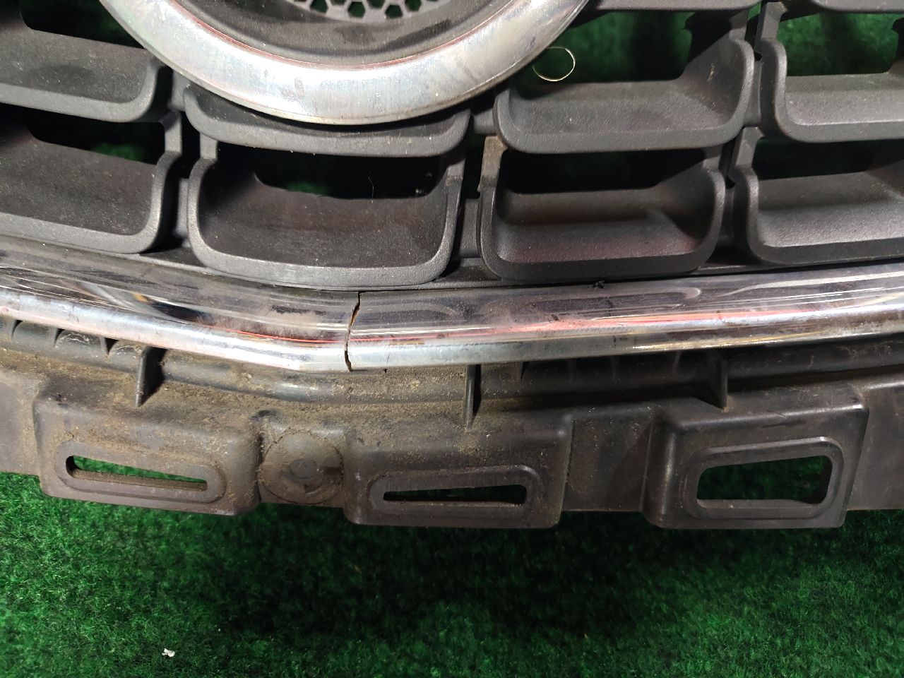 Astra J front grille