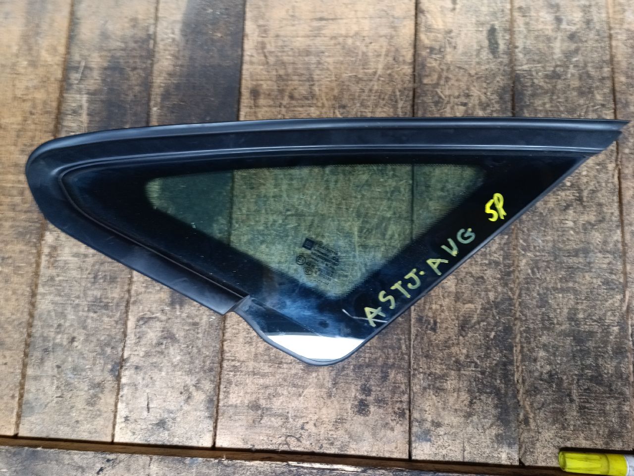 Front left window glass for Astra J
