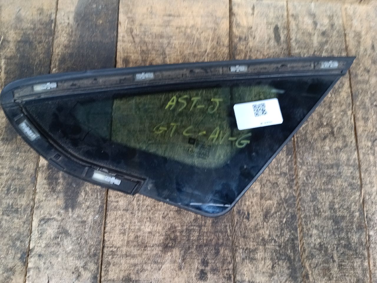 Front left window glass gtc