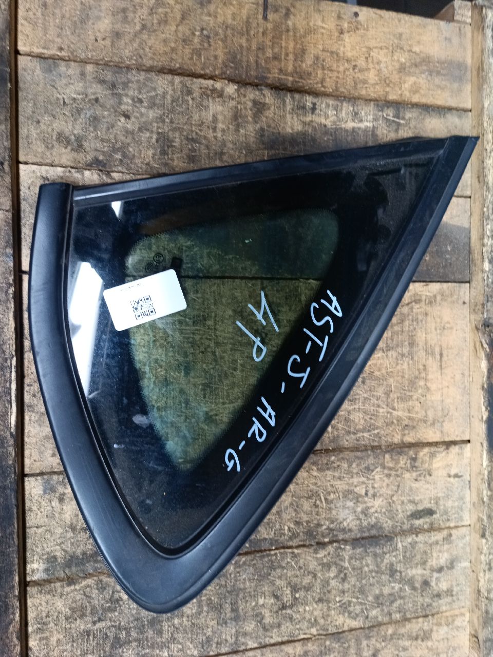 Left rear window (4-door)