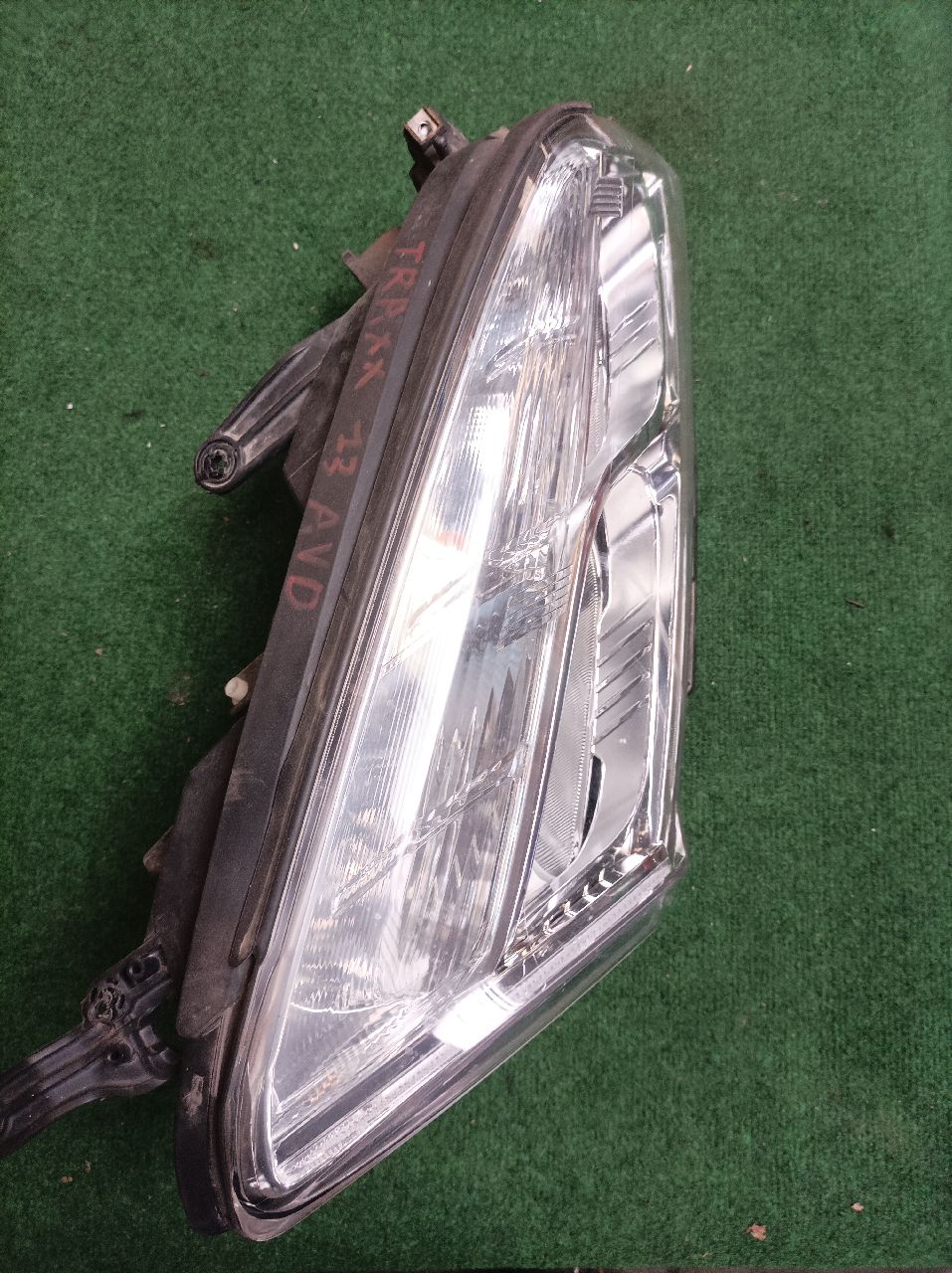 Right front headlight for Chevrolet Traxx