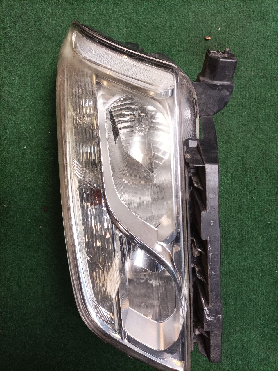 Left Front Headlight Chevrolet Traxx