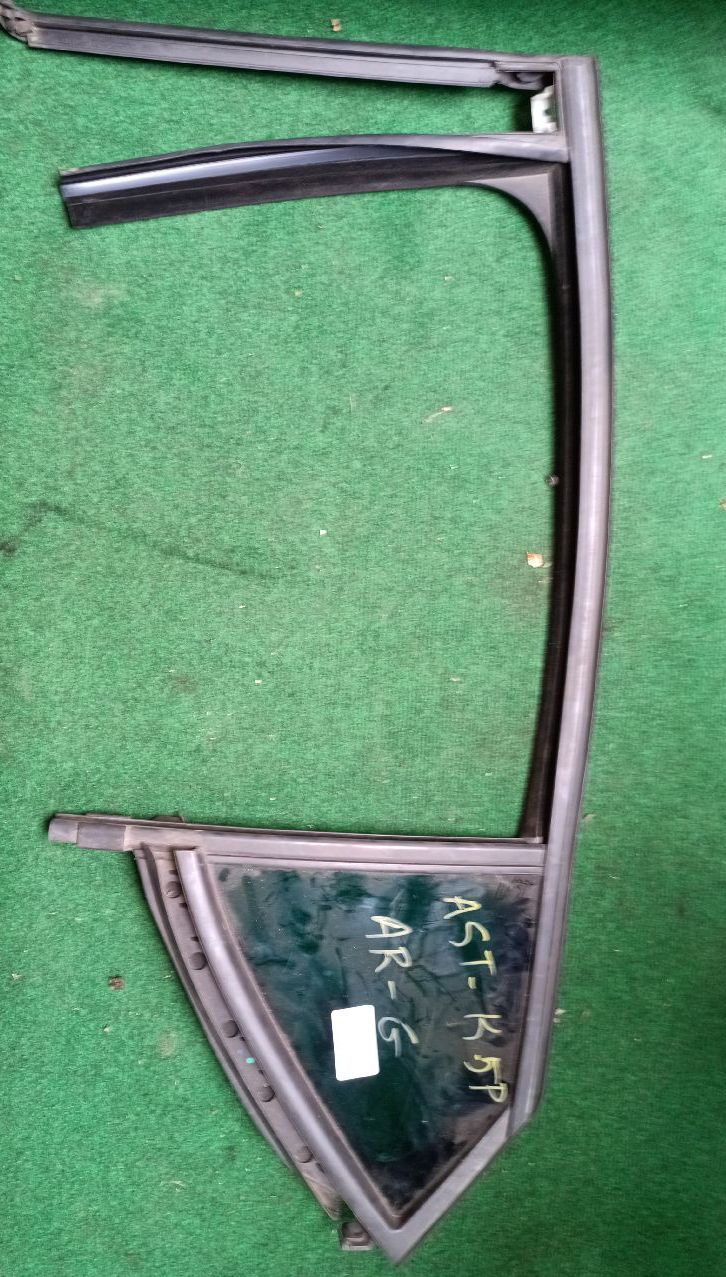 Left rear window glass (5-door)