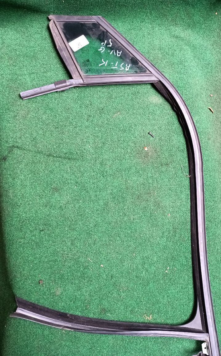 Front left door glass (5-door)