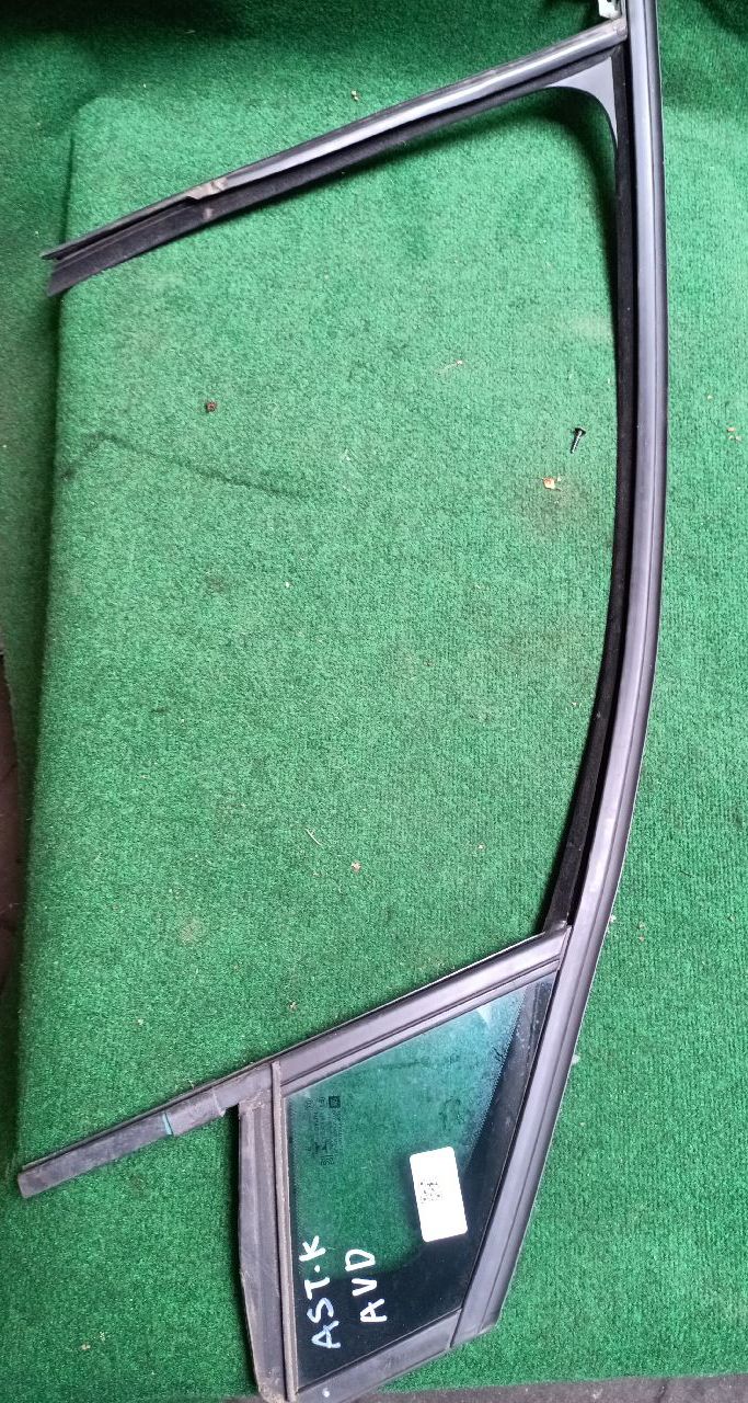 Right front window glass