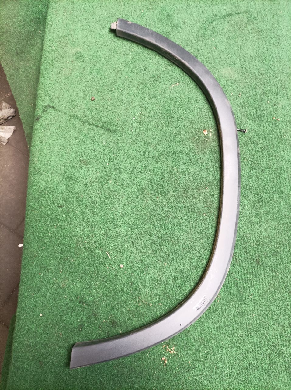 Moulure d'aile avant gauche