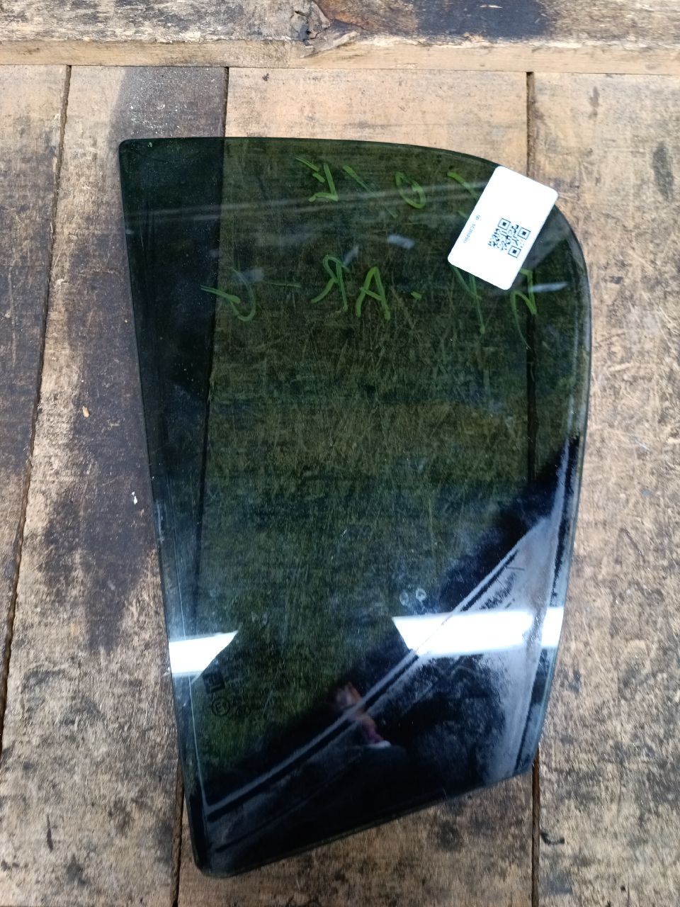 Left rear window glass