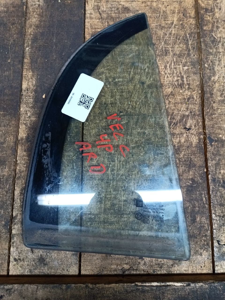 Vitre arrière droit 4 portes