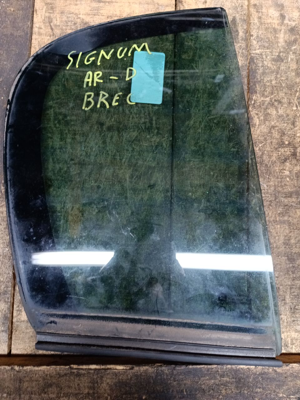 vitre arrière droit