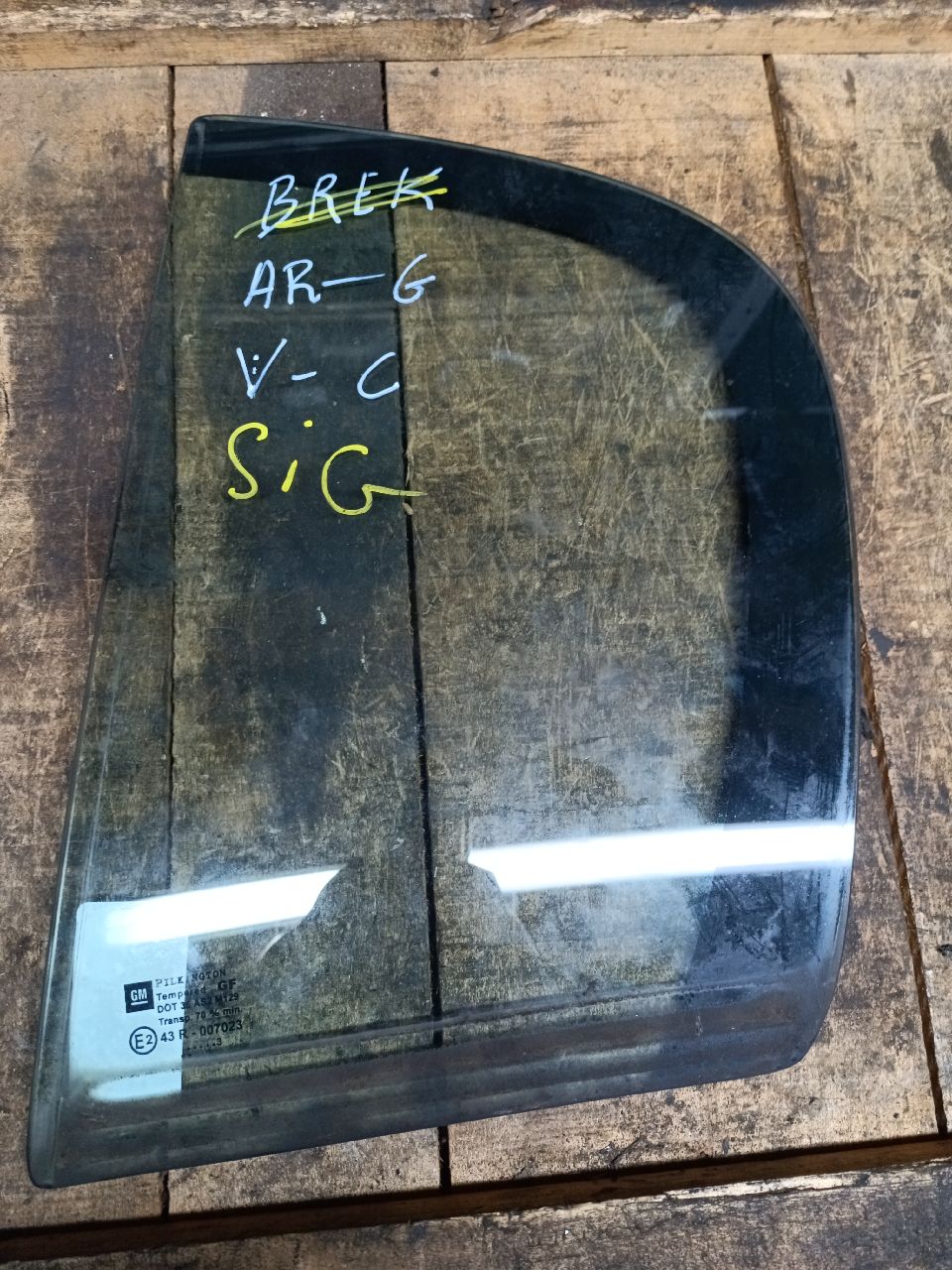 Vitre arrière gauche
