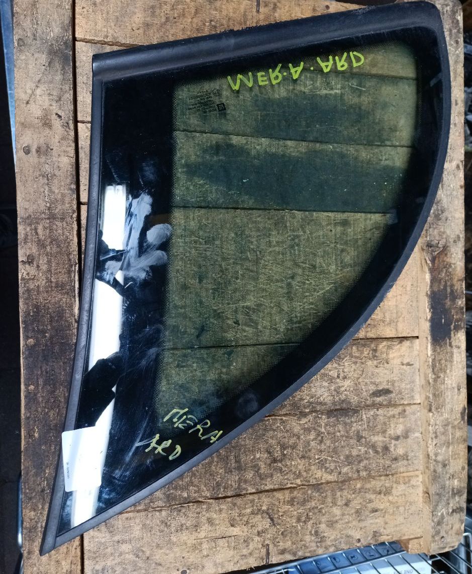 Right rear window