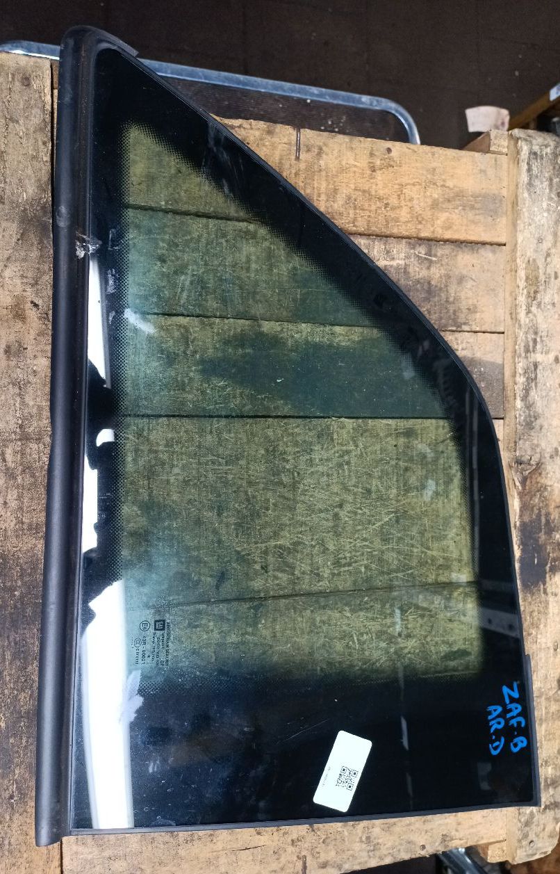 Right rear window