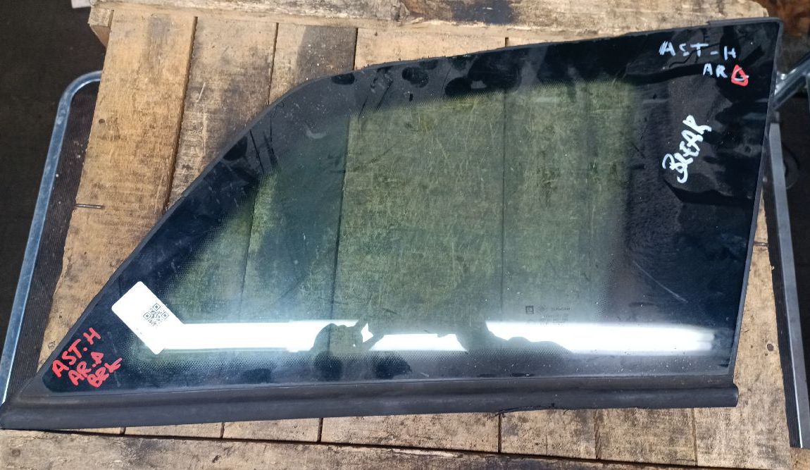 Right rear window (estate/station wagon)