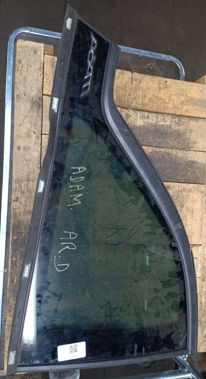 Right rear window glass