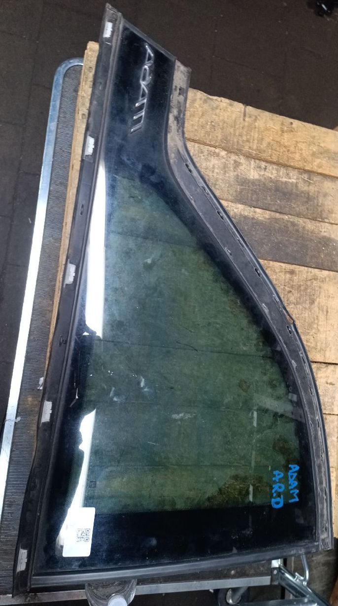 Right rear window