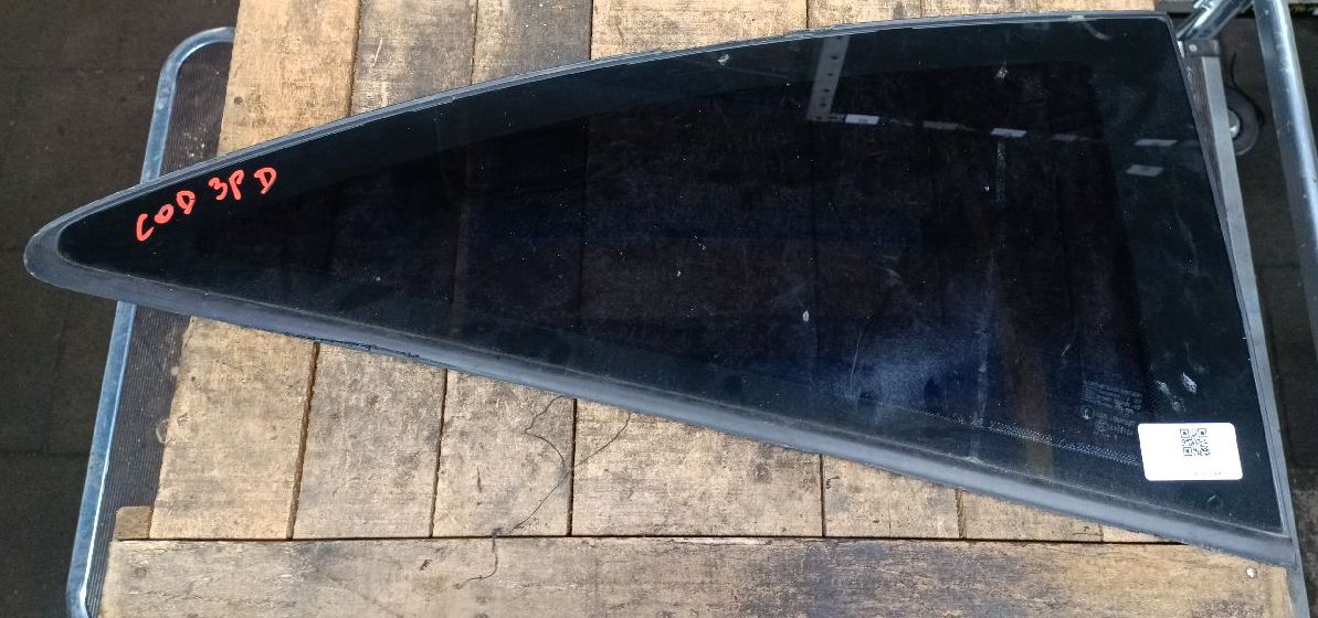 Right rear window (3-door)