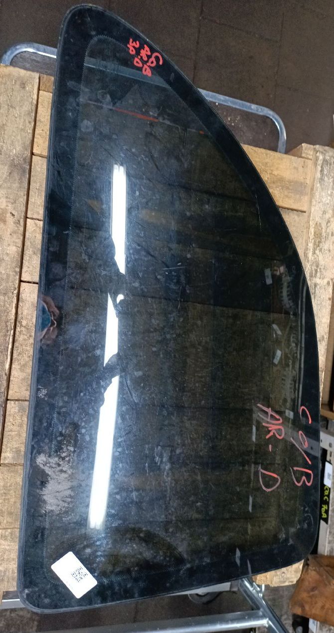 Rear right window (3-door)