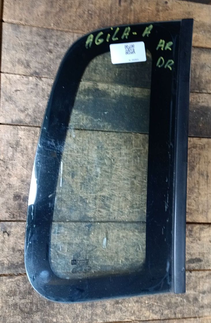 Right rear window glass
