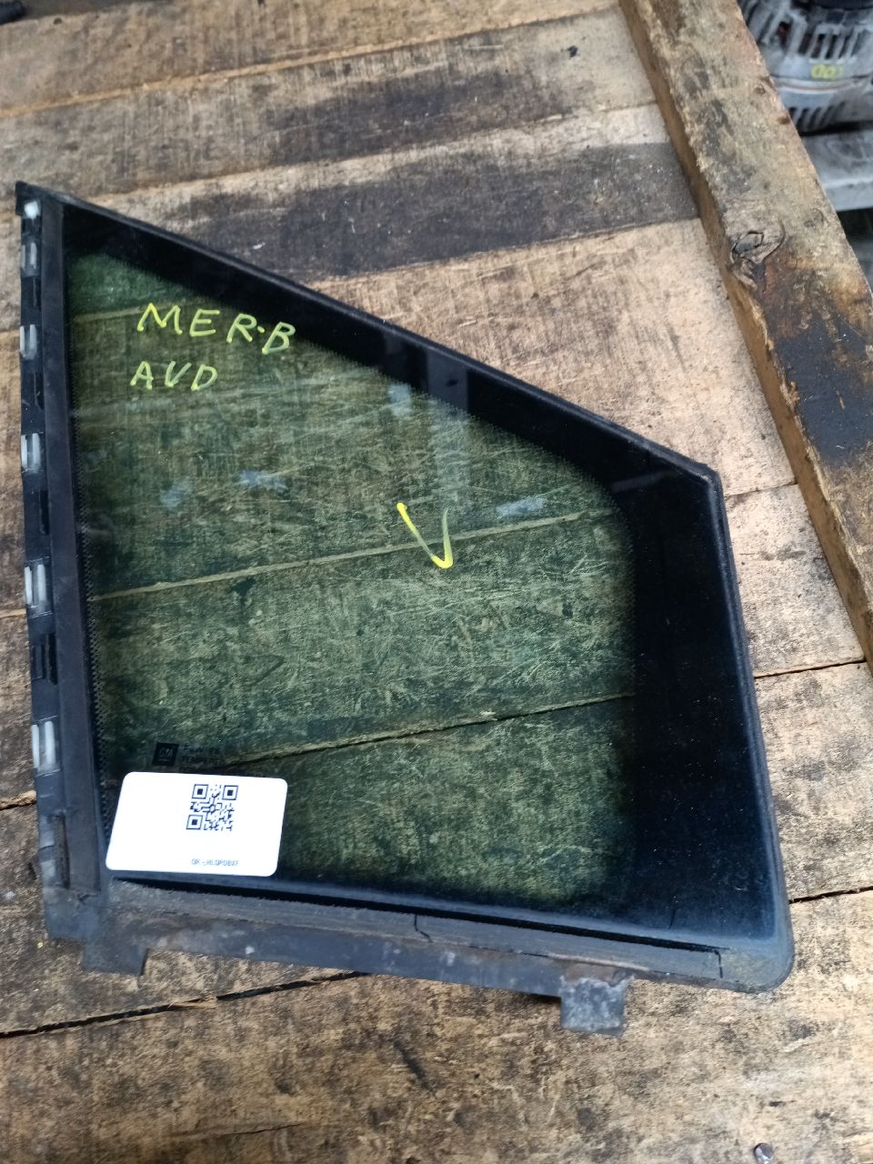 Front right window glass