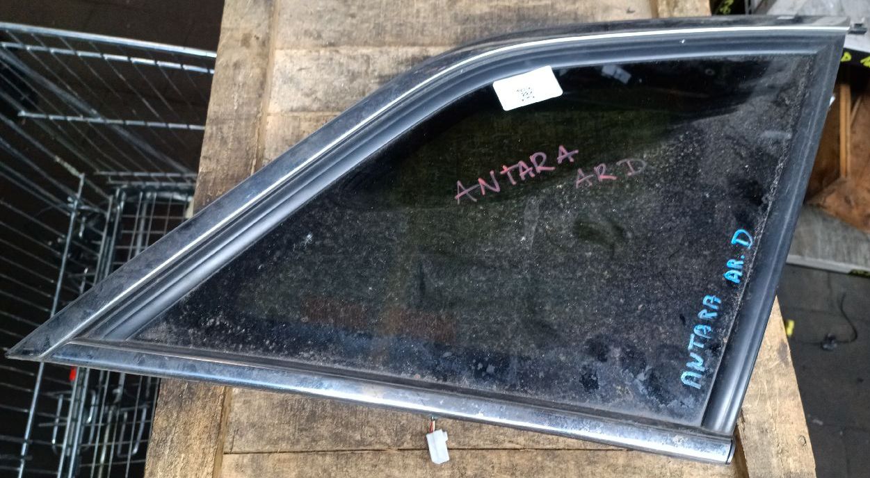 Right rear window glass