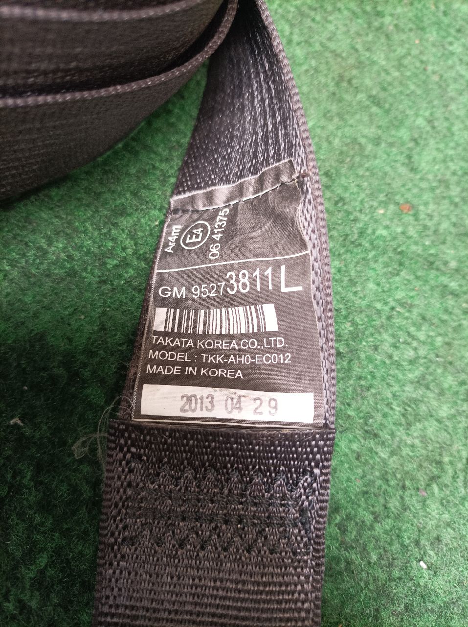 Chevrolet Traxx left rear seat belt retractor
