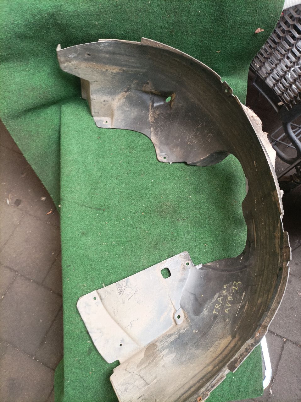 Right front wheel arch for Chevrolet Traxx