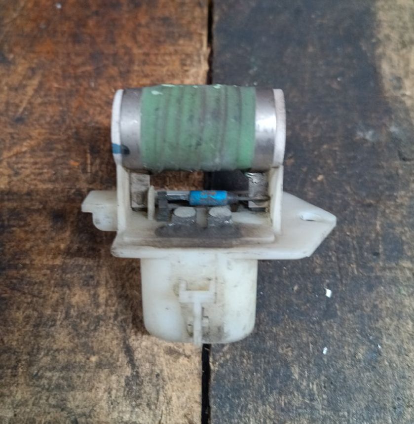 Heater blower motor resistor