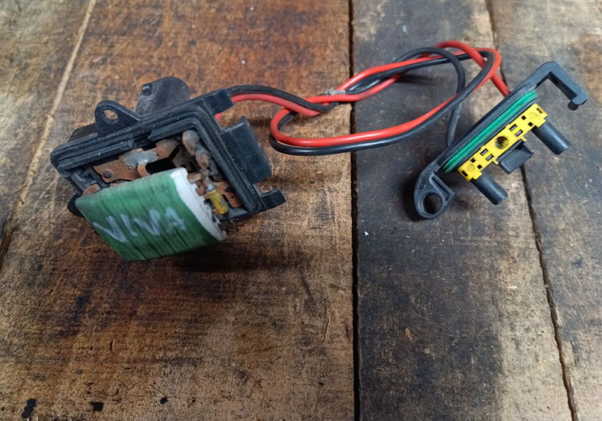 Heater blower motor resistor