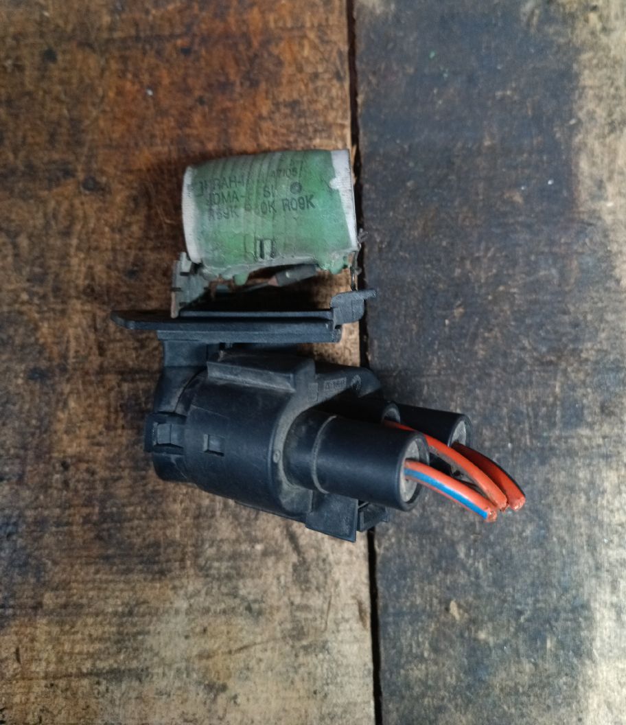 Heater blower motor resistor