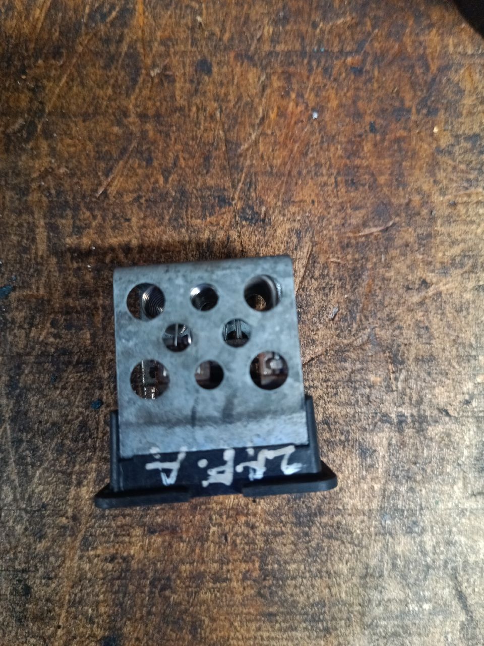 Heater blower motor resistor