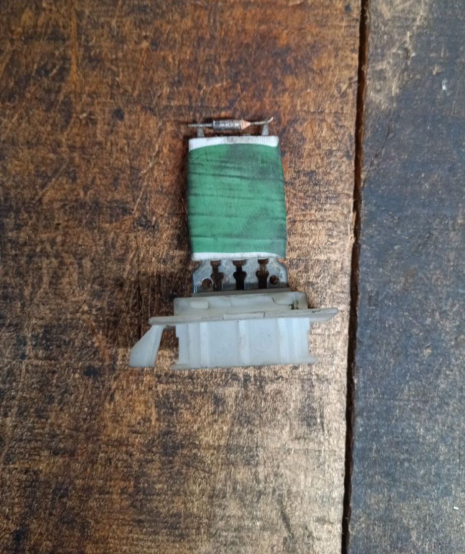 Blower motor resistor