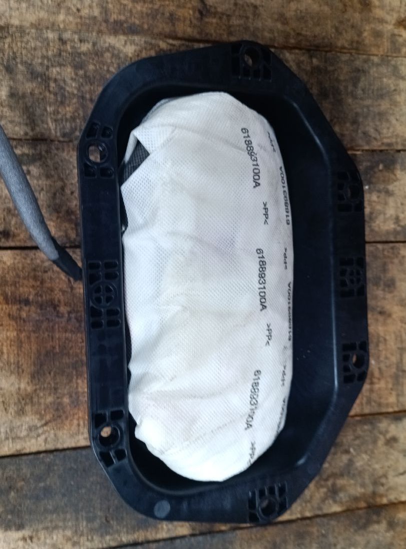 Insignia passenger airbag