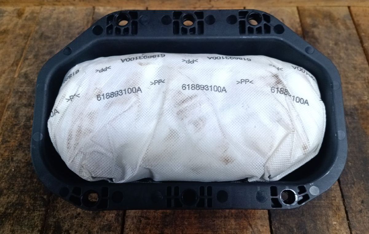Passenger airbag