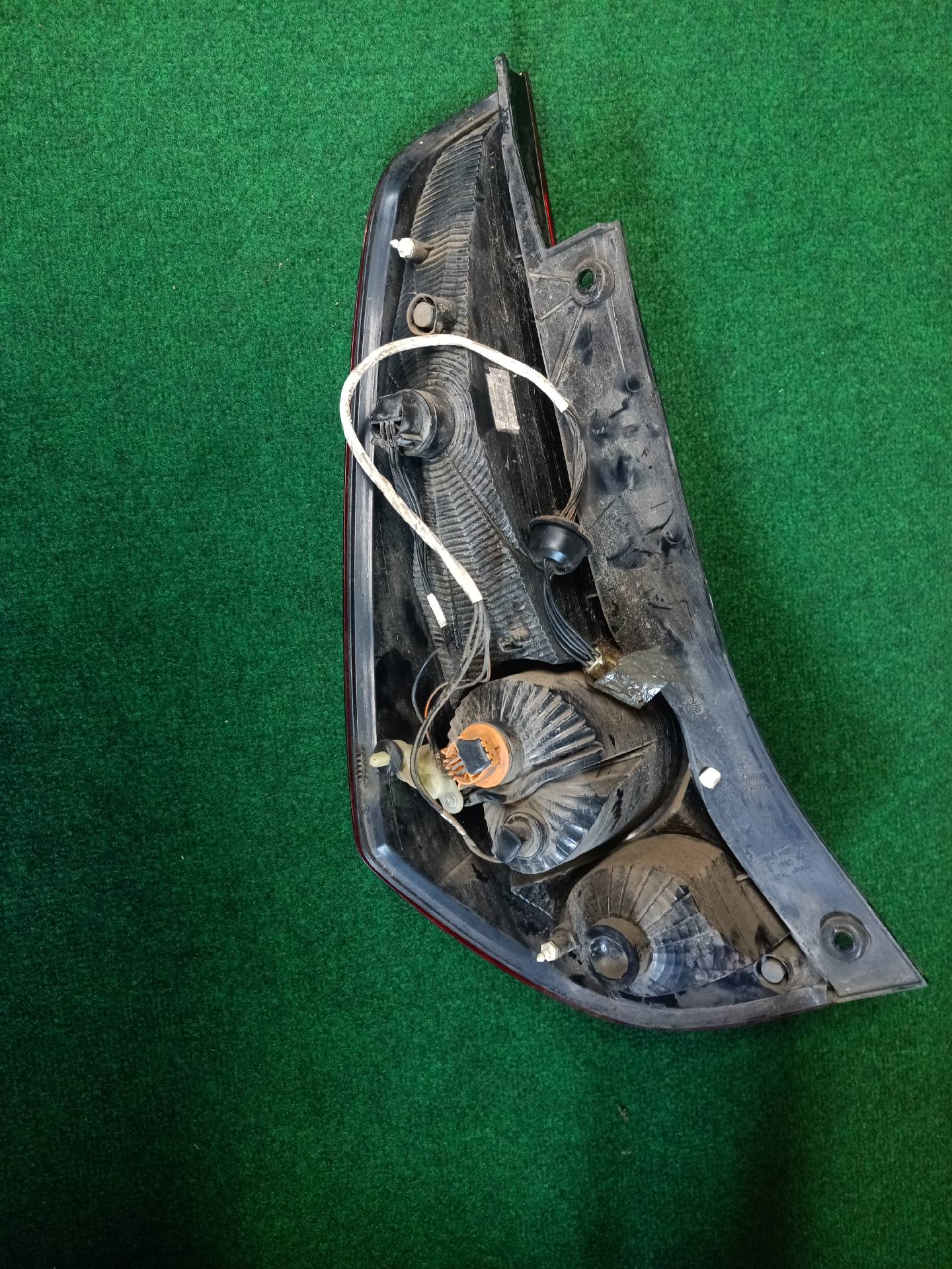 Right rear tail light for agila B