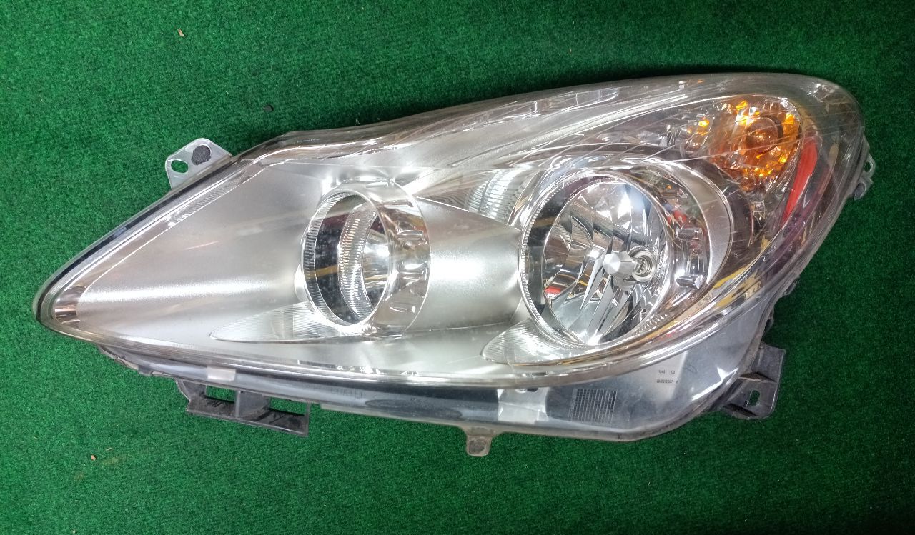 Left headlight
