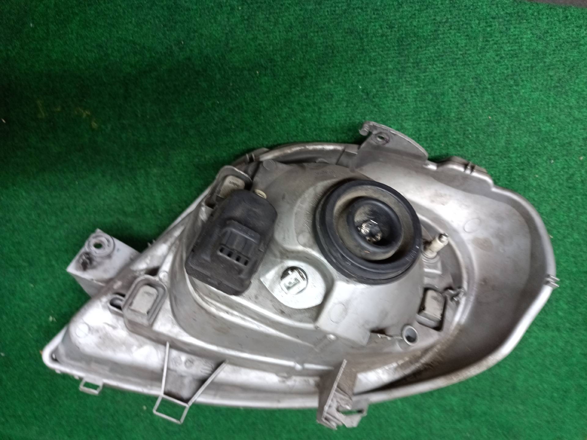 Right Front Headlight for Vivaro A