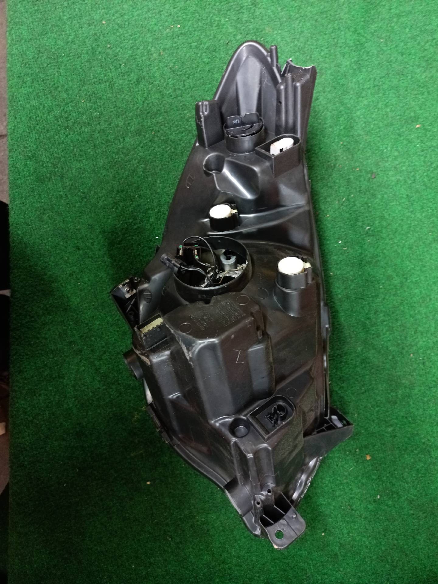 Left front headlight for Agila B