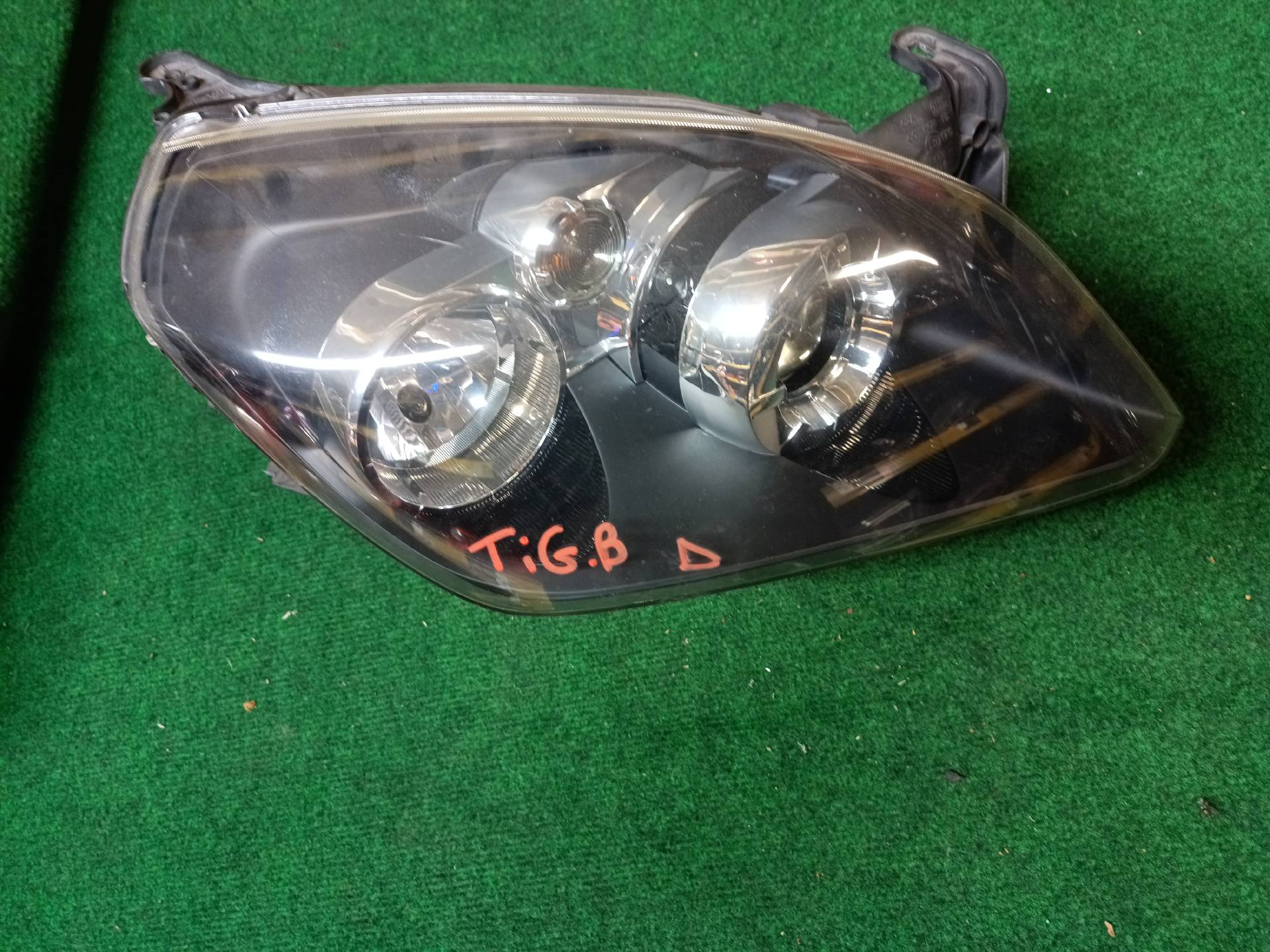 Voorste rechter koplamp Tigra B