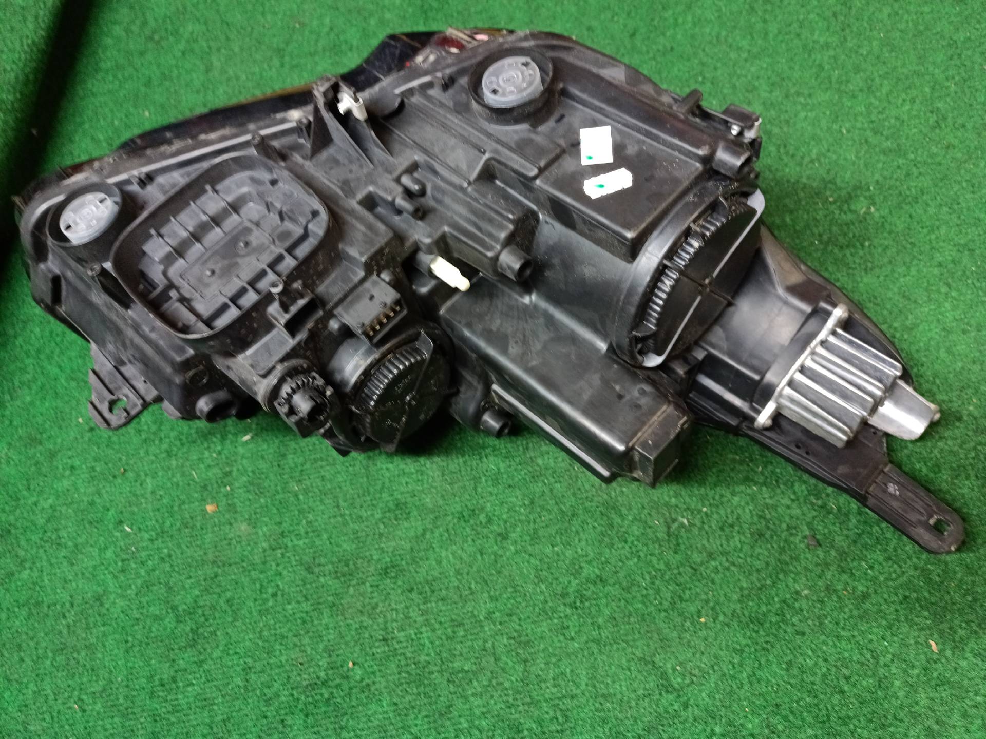 Left front headlight for Crossland X