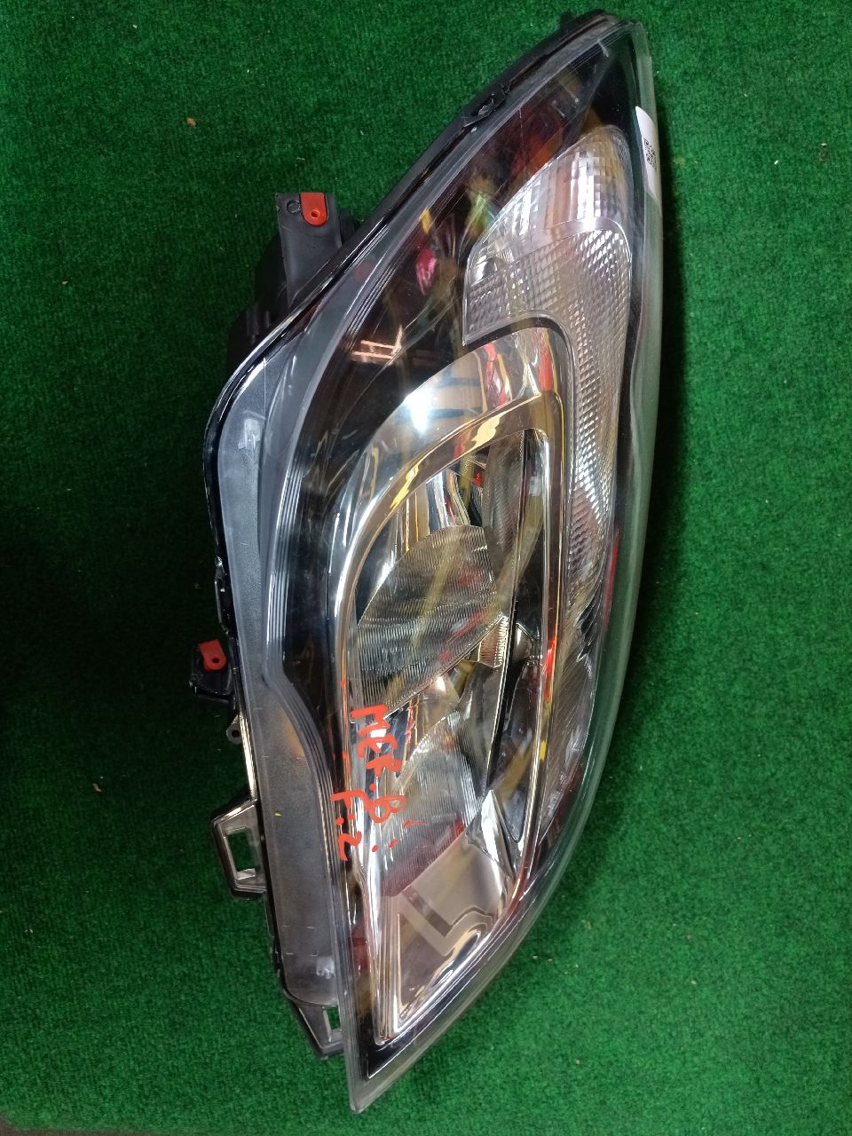 Right headlight (Phase 2)
